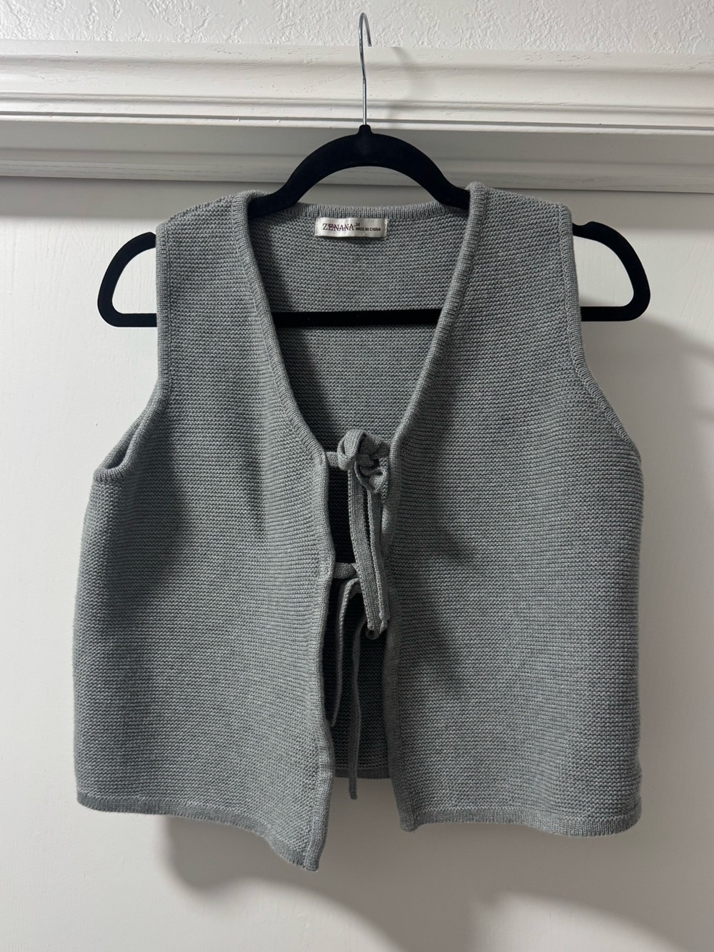 Zenna Gray Sleeveless Tie-Front Knit Vest